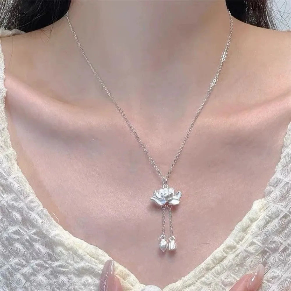 Chinese Style Elegant Flower Lotus Tassel Choker Necklace