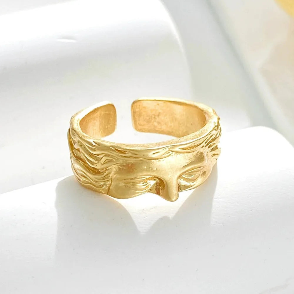 Retro Half Face Venus Ring