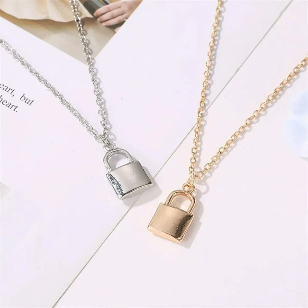 Simple Chain Link Lock Pendant Necklace