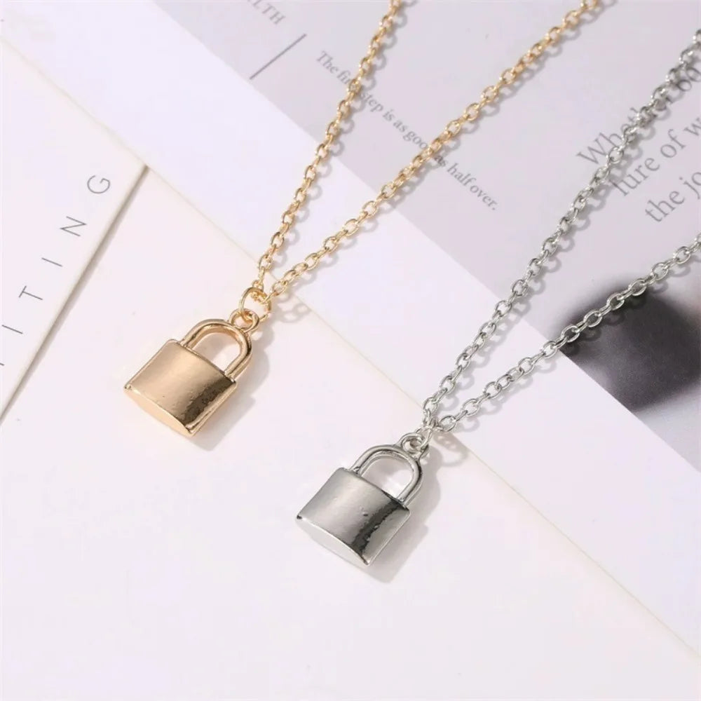 Simple Chain Link Lock Pendant Necklace