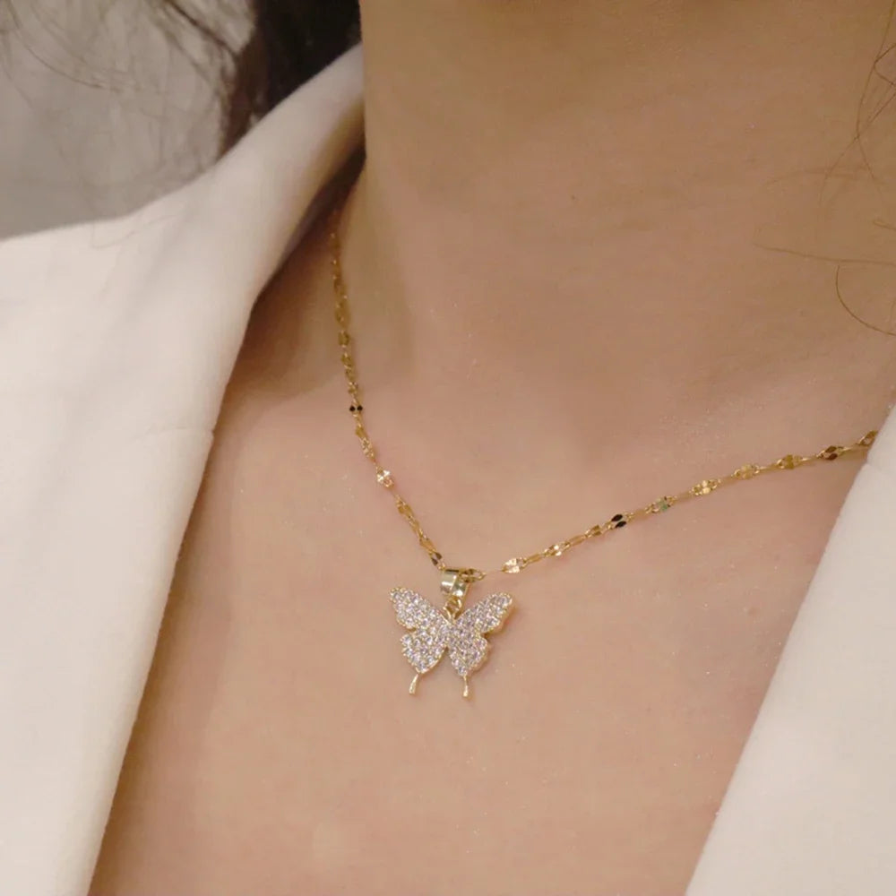 Exquisite Golden Crystal  Pendant Necklace
