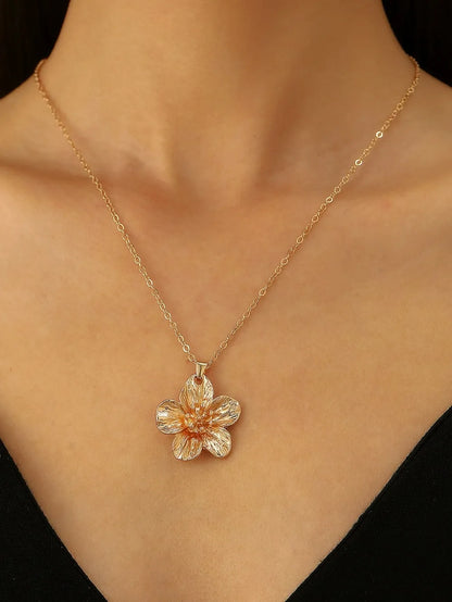 Simple Metal Wrinkled Stereoscopic Flowers Pendant Necklace Earrings Set