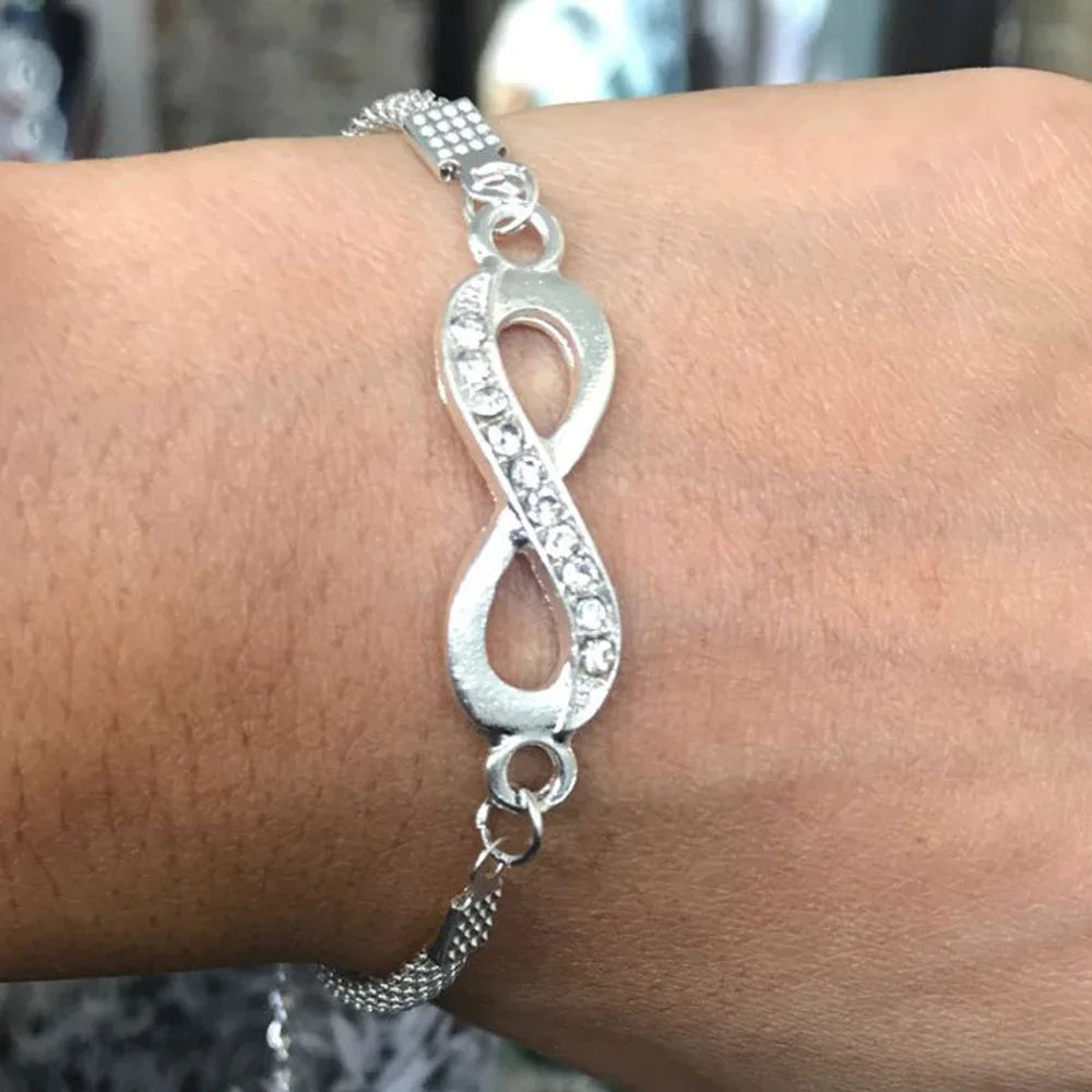Elegant Women's Rhinestone Infinity Bracelet