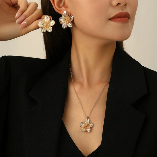 Simple Metal Wrinkled Stereoscopic Flowers Pendant Necklace Earrings Set
