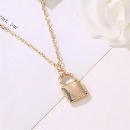 Simple Chain Link Lock Pendant Necklace